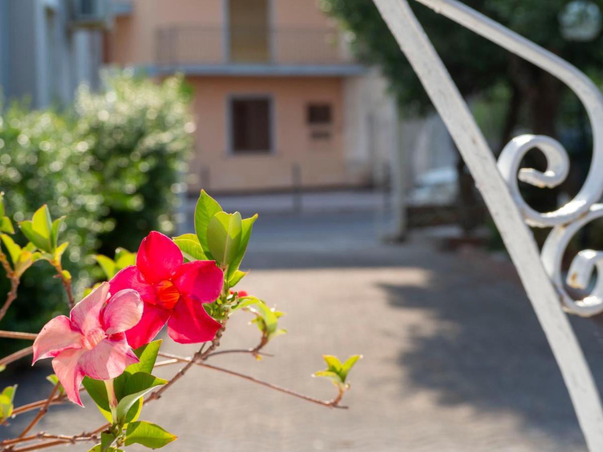 Villa Паестум Екстериор снимка